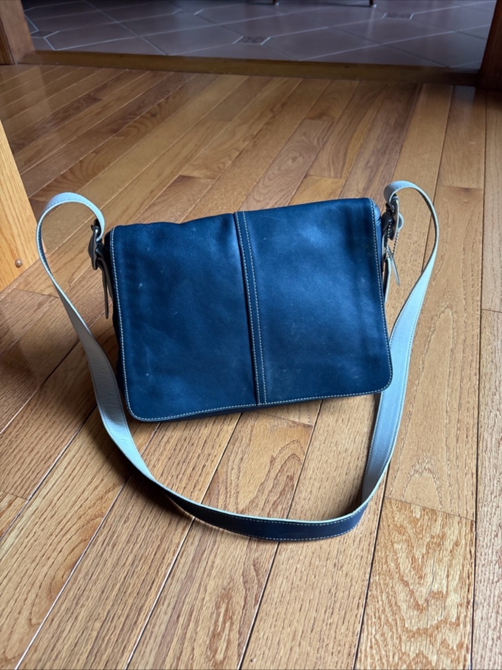 Vintage Coach Hampton 9570 Navy Blue Leather Flap Shoulder Crossbody Bag
